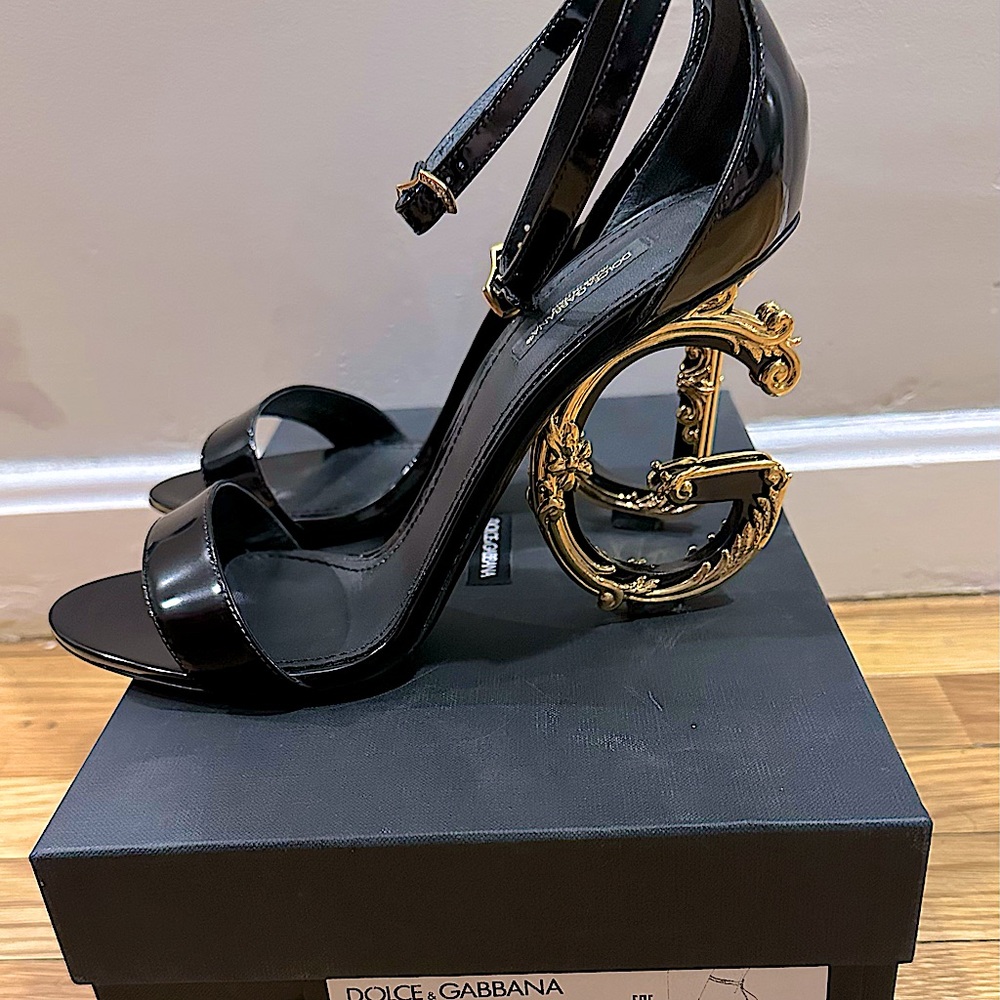 DOLCE&GABBANA Sculpted-Heel Patent Leather Sandals
